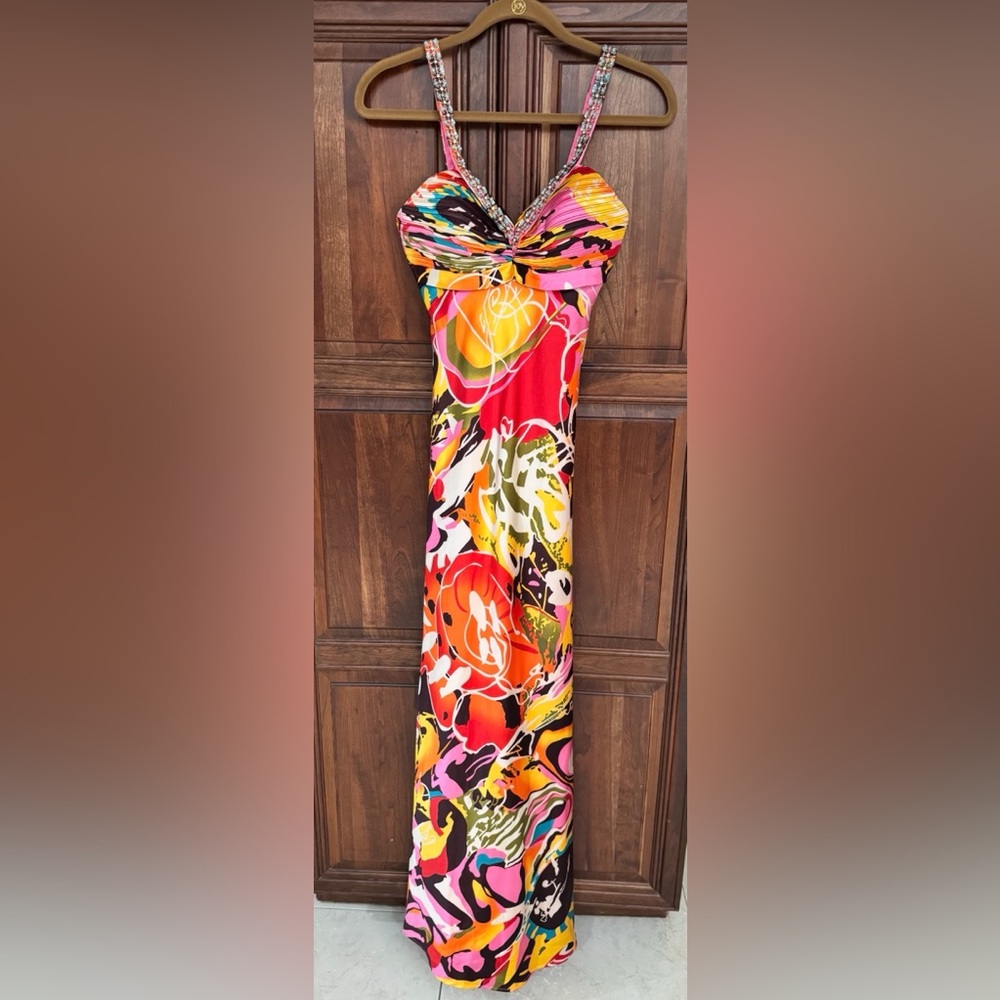 Final Price-Quick Sale - FAVIANA COUTURE COLORFUL LONG GOWN - SIZE 6 - PREOWNED